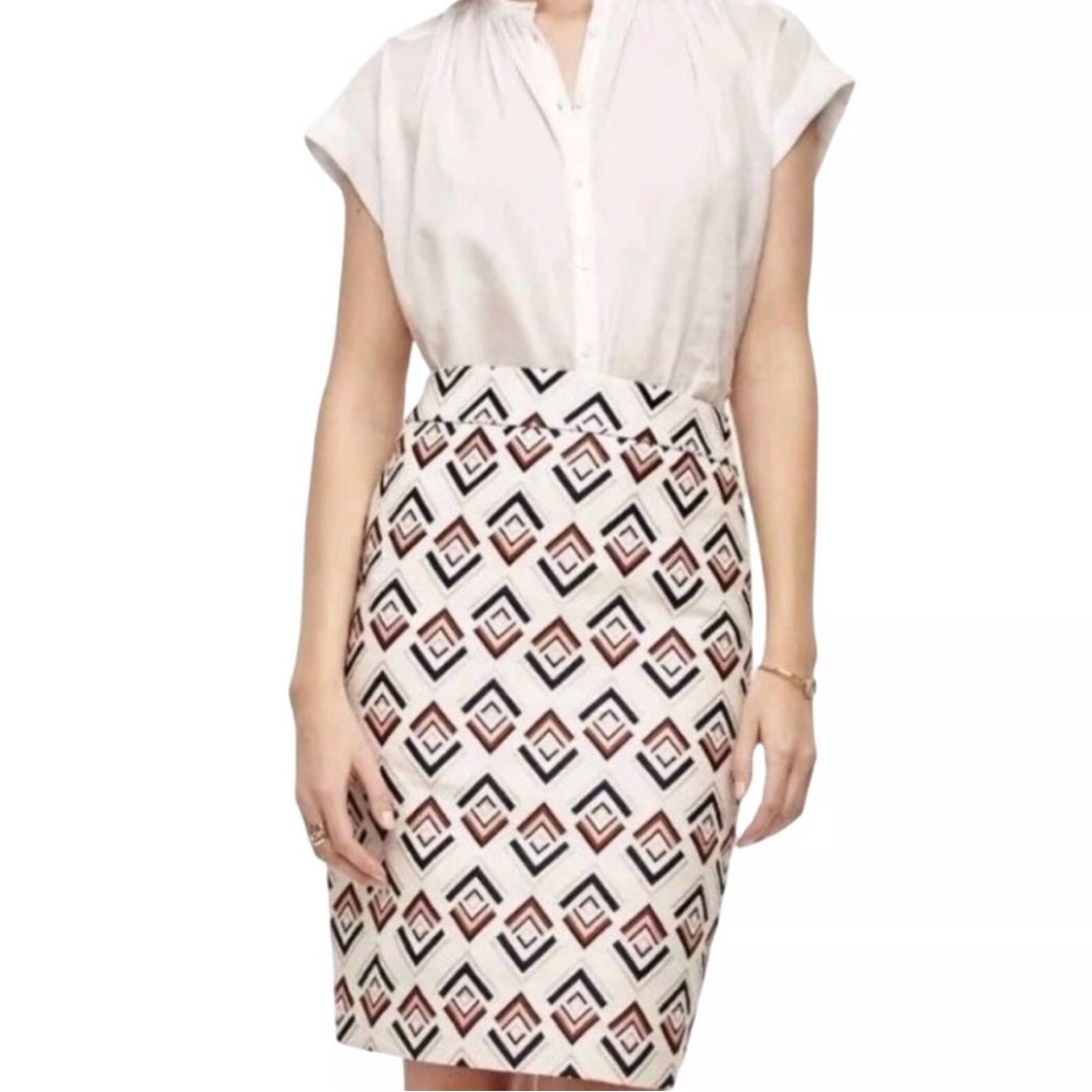 Ann Taylor Chevron Jacquard Pencil Skirt, size 2. EUC!